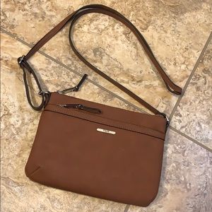 Brand new and never used Chaps crossbody.